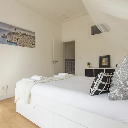 Apartment Bairro Alto Stylish By Homing
